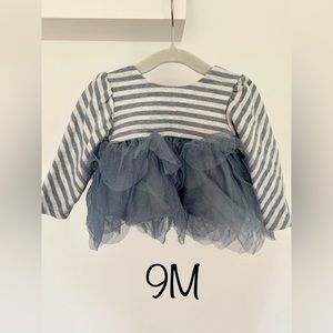 Isobella & Chloe top. Stain free. Pet free. Smoke free.